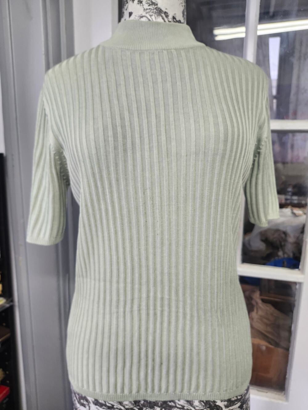 Real Clothes by Saks ribbed 100% silk Mock top Sea foam green L *read*